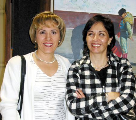 Rosario Ochoa y Alejandra García.