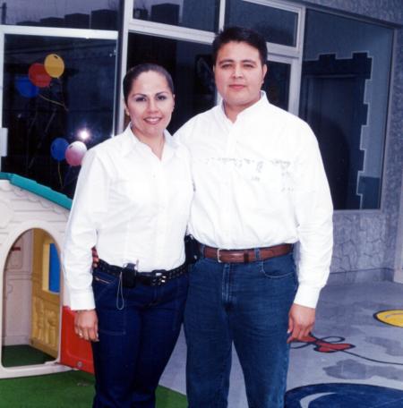 Alejandra Soto de Pérez y Enrique Pérez Guerra, en pasado festejo social.