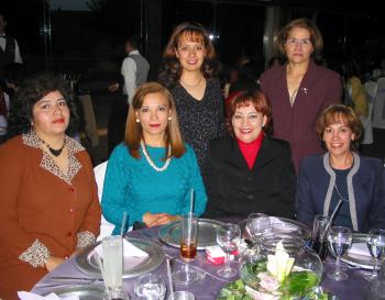 Gabriela de Montoya, Susana de Martínez, Rosa Isela Roma, Deyanira Monroy, Paty Zorrilla y Lety de Palacios, captadas en reciente evento social.