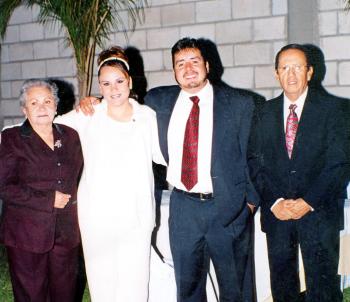 Alejandro Tinoco Torres, Claudia Torres López, Román Torres y Aurora López de Torres.