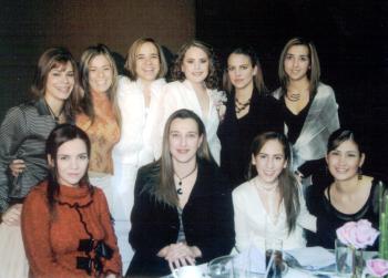 Laurencia  González, Pily  Barrios, Ale Villalobos, Velia de Yarza, Daniela Garibay, Yasmín Gutiérrez, Hilda Calderón, Ana Gaby de Juan Marcos y Laura de Gómez.