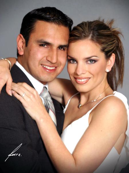 08 de febrero
Sr. Jorge Mata Carlos y Srita. Patricia Acosta Rodríguez efectuaron su presentación religiosa en la parroquia de Nuestra Señora de la Virgen de Lourdes y contrajeron matrimonio el 1 de enero de 2004.