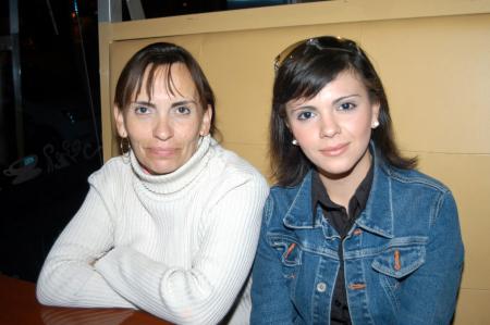 Ana Mueller y Claudia de Cepeda.