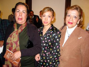 María Eugenia de Román Castro, Chiara Daniela Carreón y Lourdes Bañuelos del Río.