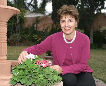 Lucy Calvillo presidenta del club Geranio.