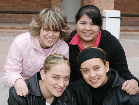 Jordana Puente, Ayra Serrano, Ale Luévanos, y Diana Solís