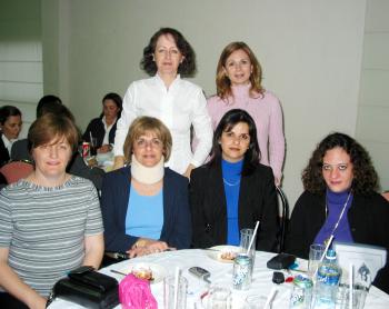 Marina I. de García, Analy L. de Jaidar, Malú A. de López, Rocío G. de Yacamán, Cristina G. de Belausteguigoitia y Jaqui S. de Miranda.