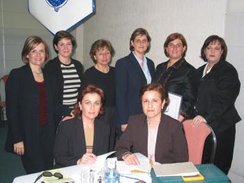  13 de febrero  
 Nena de Fernández, Tere de Belausteguigoitia, Ana Mary Fernández, Alejandra de Larringa, Loti de Martínez, Mary Carmen de Sesma, Deli Calleja y Marina de Fernández