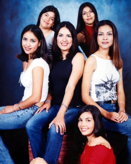 Cecilia, Liliana, Argentina, Rosalía, Violeta y Esmeralda.