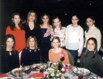  17 de febrero  

Marina de Obeso, Sofía Corrales, Cristina Pérez, Karla Corrales, Bárbara Castro, Blanca de Murra, Selina de Pérez, Marimar de Sada y Milenia Romo acompañaron a Ana Elisa Viesca Corrales el día de su despedida de soltera.