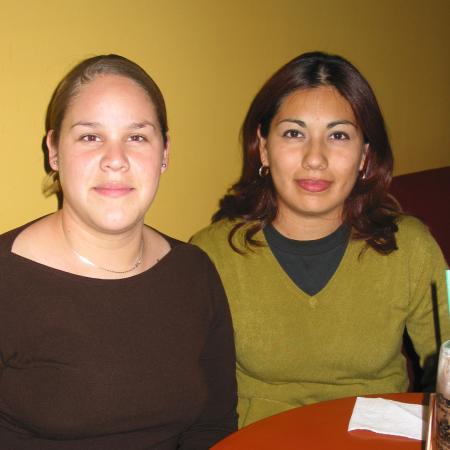 Cynthia Muruato y Rebeca Rentería.