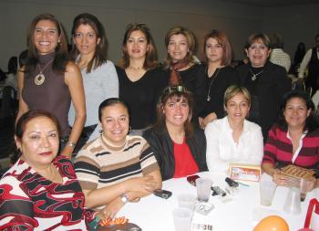 Angélica Villarreal . Ana Cecilia de Gamboa, Norma de Perales, Lucía López de Olivares, Blanca de Echávarri, Perla de Velasco, María Esther Galván, Ale de Guzmán, Marcela de Diez, Ana Laura de Cano y Paty de Gamboa.