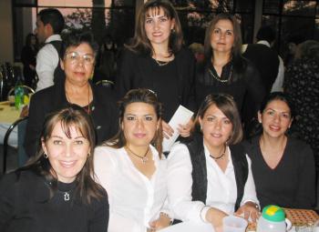 Claudia Trejo, Lorena Blázquez, Luly Serrato, Sisy Díaz, Sandra Ríos, Jazmín Herrera y Velia de Herrera