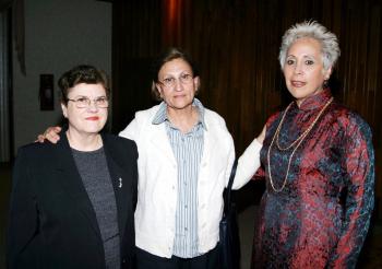  25 de febrero  
Milagros de Pavón, Emilia de García y Laura Escobar.