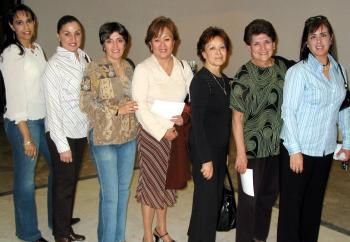 Martha de Mmala, Kora Contreras, Adriana Campillo,  Charo Soto, Esther Liw, Polet Torres y Marcela Cobos.