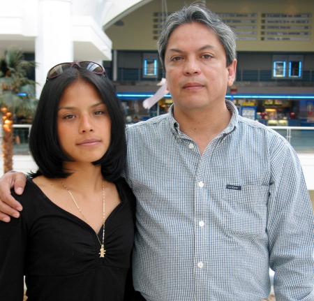 Teresa Flores y Ernesto Flores.