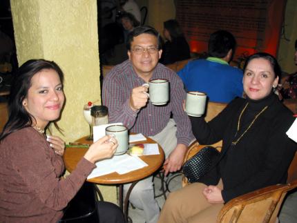 03 de marzo   
Verónica García, Ricardo Ramos y Rosa María Peña de García.