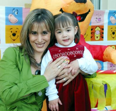 04 de marzo
Anna Barraza acompañada de su mamá Graciela Barraza en la fiesta infantil que le organizó por su cumpleaños.