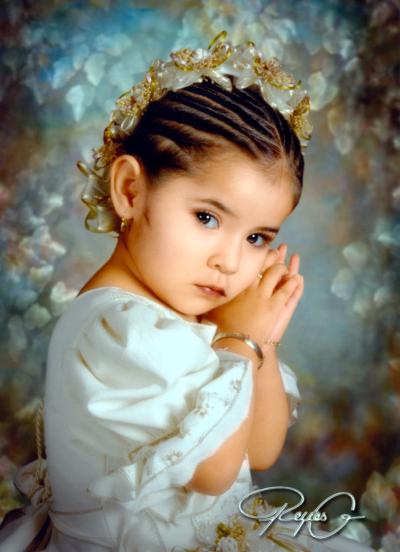 Niña Dulce Anahí Rodríguez González en una fotografía de estudio con motivo de sus tres años de vida.