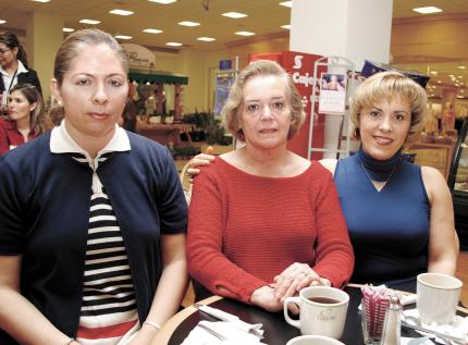 Paty Gutiérrez, María Elena García de Sada y Lily Michelle de Fuentes.