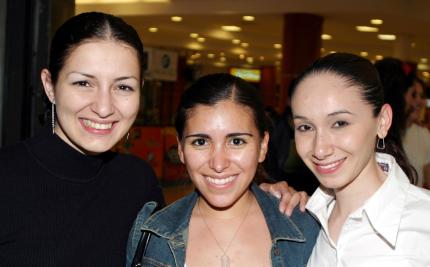 Laura Aramburo, Paloma Saavedra y Delia Cárdenas.