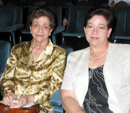 18 de marzo   
Señoras Ana María Soberón de Fernández y Ana María Fernández de Fernández.