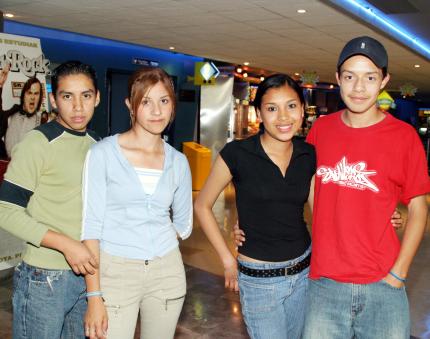 24 de marzo   
Robert Rosales, Elena Sánchez, Gisela Alvarado y Jesús Pérez.