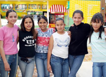 Alicia Samaniego, Salma Córdova, Janet Rodríguez, Ana Córdova, Sarahí Ibáñez y Melissa Meléndez