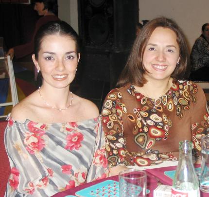 Susana Mijares de Aguirre y Daniela Ortiz de Murra.