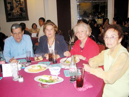 Victoriano González Faya, Banchis de González Faya, Nely Iza y Adelita de Alba.