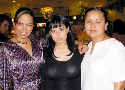 Sandy Enríquez, Suzuki Aguilar y Claudia Caballero.