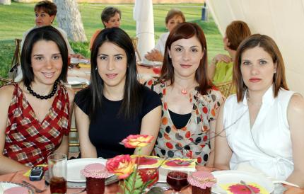 Begoña de Sada, Lorena de Menodza, Bertha de De la Peña e Ileana de Ramírez.