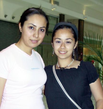 Diana Pérez y Érika Oviedo.