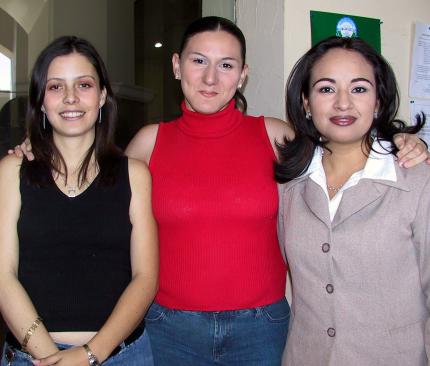  12 de abril 
Ana Rubio Walser, Carmen Márquez Carmen Márquez y Julia González Gamboa.