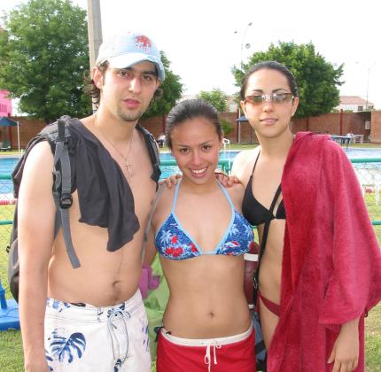 Paco, Natalia y Marilú, en el Parque España