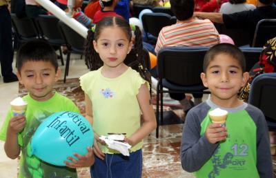 Óscar Serna, Giovanna Cuéllar y Sebastián Serna.