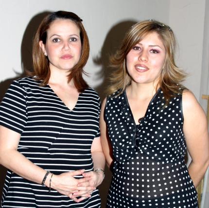 Laura Iturriria de Arizpe e Ivonne Gallardo de Fernández.