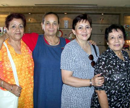 Alicia Álvarez de Pérez, Tita Rivera Gómez, Elba Barrón de García y María Elena de Cruz.