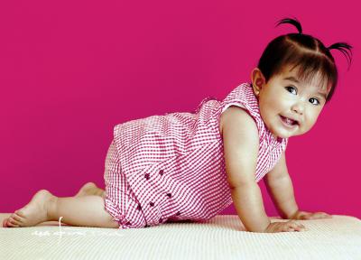 Jimena Estrada Maqueda festejando el Día del Niño, en un estudio fotográfico de su tío Carlos Maqueda.