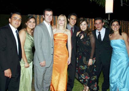 Francisco Suárez, Cecilia Betancourt, Roberto Graham, Nereida Coello, Nayeli Félix, Sergio Cruz, Armando Zurita y Yolanda Velázquez.