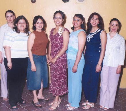 Rosalinda Ortiz  Rivera en compañia de sus amigas Ani Avilés, Alma Guerrero, Ana Laura Cervantes, Maru Sánchez, Ema Rodríguez, Sandra Delgadillo y Mayela Martínez, en su despedida de soltera.