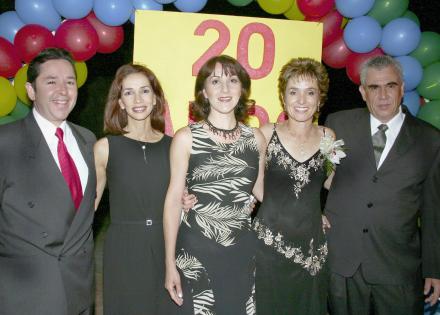 Sergio y Ema de la Paña, Gabriela de Urbieta, Rosario Fernández y José Urbieta.