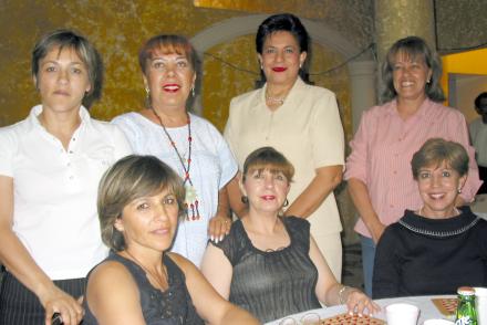 Ana Laura G. de Cano, Tere de Chául, Carmen Chamut, Susie Wolf de Rodríguez, Lupita de González de Cornú, Olivia de Hernández y Laura de Arroyo.