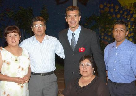 Carlos Muñoz García, Beatriz García de Muñoz, Jared Borgetti, Guillermo García Medellín y María del Rosario Ochoa de Garza.