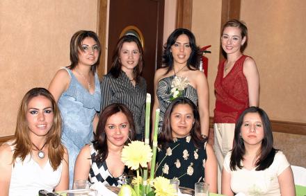  08 de mayo  
Nancy Ávalos Hernández acompañada de sus amigas Patricia Cueva Armendáriz, Tania Leyva Sánchez, Danitz de Uribe, Martha Valdez de León, Isabel Campa Cháirez, Verónica de Márquez y Samanta Torres Ávila.