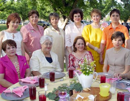 Mague Soto, Georgina Salmón, Rosy Lozano, Sugelia de Nuñez, Leticia Campos, Rosa Alicia Mijares, Ana María Cárdenas, Alicia Rendón, Emma León, Consuelo Colón y Julia Aurora Wilkie.