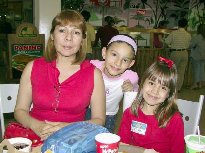 Lorena, Lorena Ivonne y Dulce.