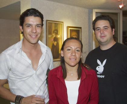 Manuel Eguía, Karla Alvarado y Gerardo Maisterrena.