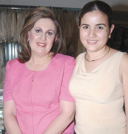 Blanca Alicia Bichara de Zarzar y su hija Jéssica