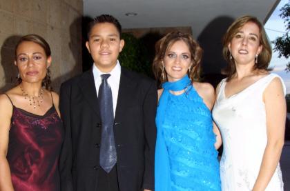 Eduardo León, Márgara de León, Valeria de González y Rodrigo González.